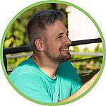 satisfied guest after a stay at a nature campsite from the Campings Sites et Paysages network