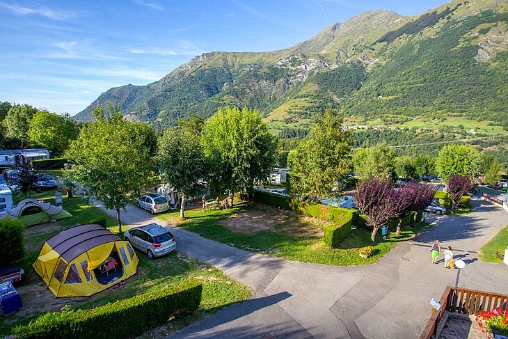 View of the Sites et Paysages Pyrénévasion campsite in Sazos, the perfect base for any Sazos outdoor activity, combining comfort and friendly atmosphere.