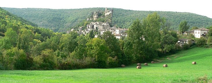 Penne and its fortress View of the village of Penne and its medieval fortress perched on a rocky outcrop