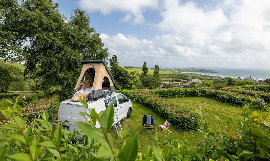 Pitch with sea view at Camping Le Panoramic in Finistère, ideal for a nature holiday rental in Brittany.