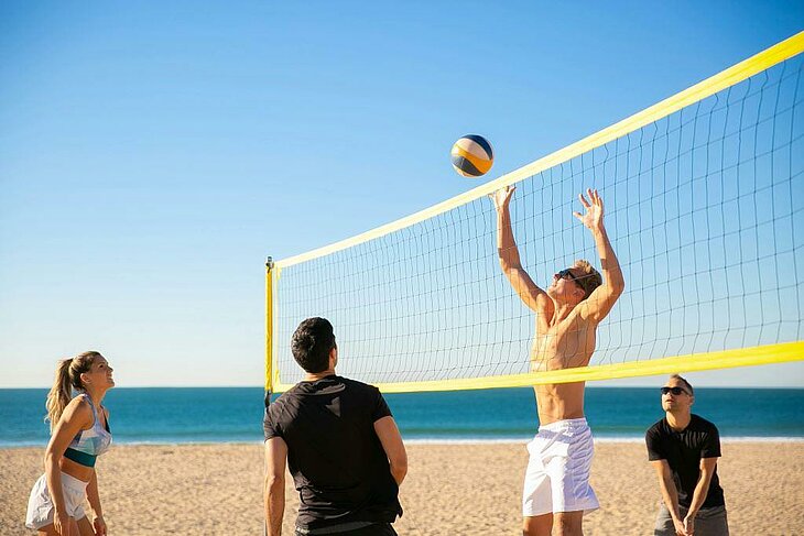 Beach volleyball on a Clohars-Carnoët beach during the Faites du Sport event, which turns the coastline into a giant playground in South Finistère.