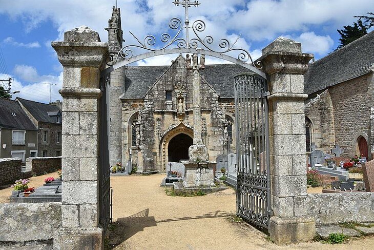 Lanloup Church Entrance Entrance of Lanloup Church, at the heart of a restoration project led by the village, a symbol of local heritage and culture.