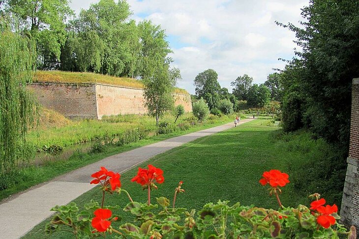 Walk around the Lille Citadel, an iconic historic site for cultural tourism in Hauts-de-France