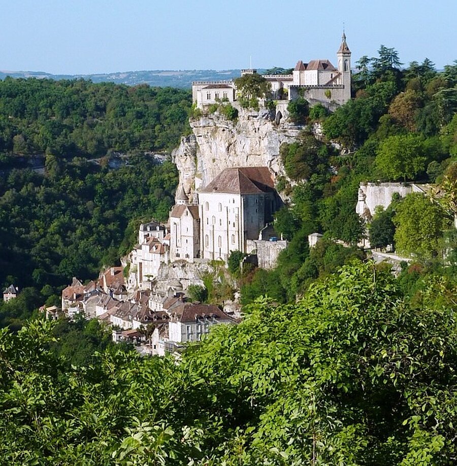 Panoramic view of Rocamadour, a medieval village perched on a cliff in the heart of the Lot, just moments from your campsite in Rocamadour.